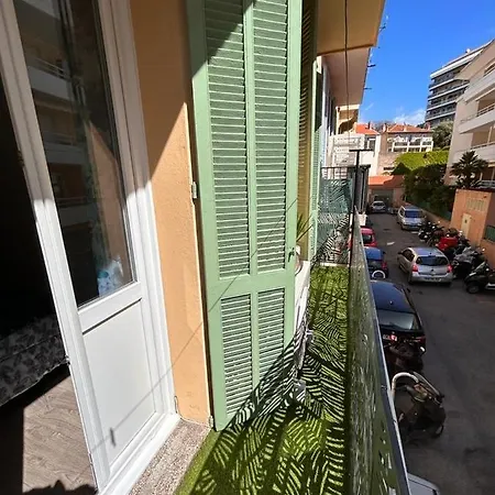 Pantheon Apartment *