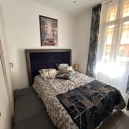 Apartment Pantheon